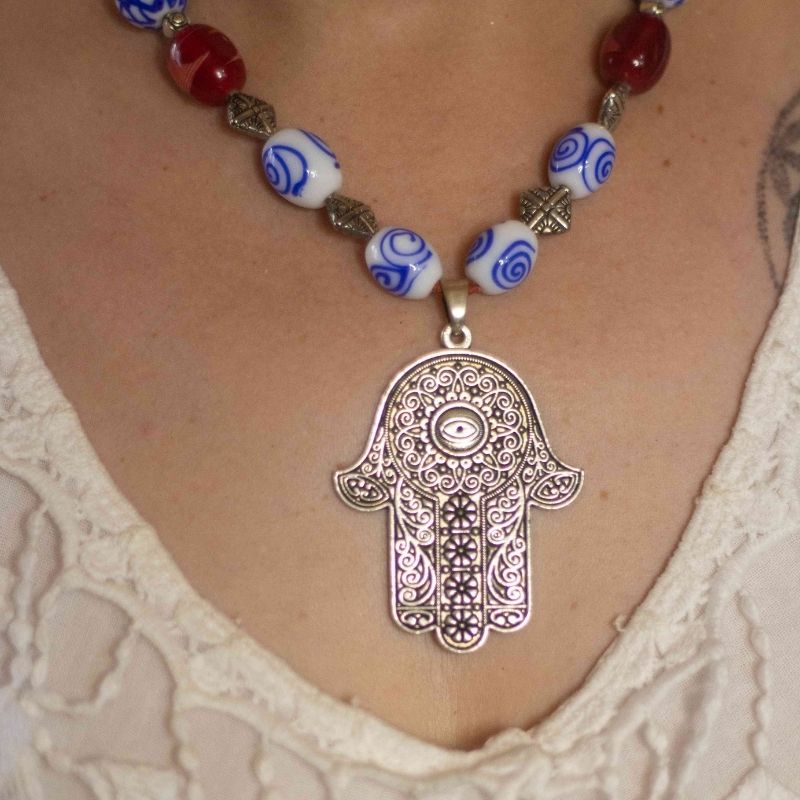 Hamsa-Hand-Of-Protection-Necklace-sehar